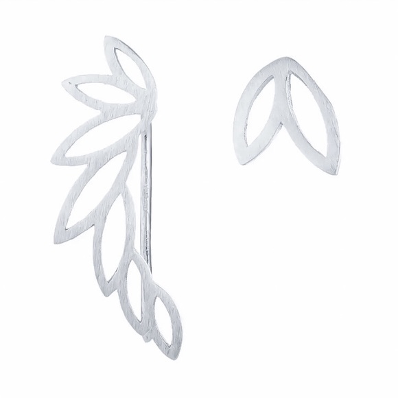 ⚜️[𝟯/$𝟭𝟴]⚜️NEW Floral Asymmetric Climber Stud Earrings Set - Picture 6 of 8